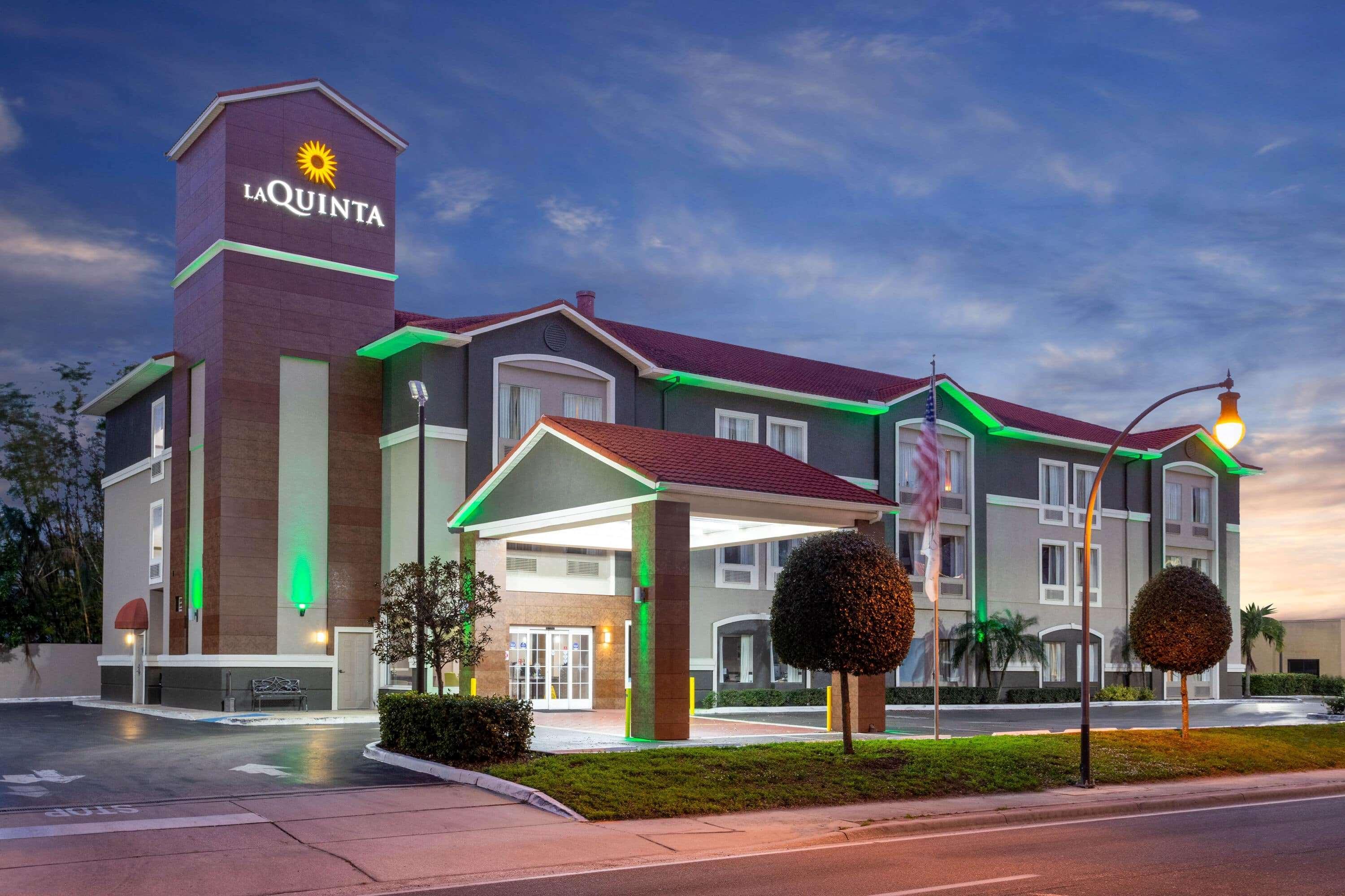 La Quinta By Wyndham Tampa Bay Area-Tampa South Hotel Exterior photo