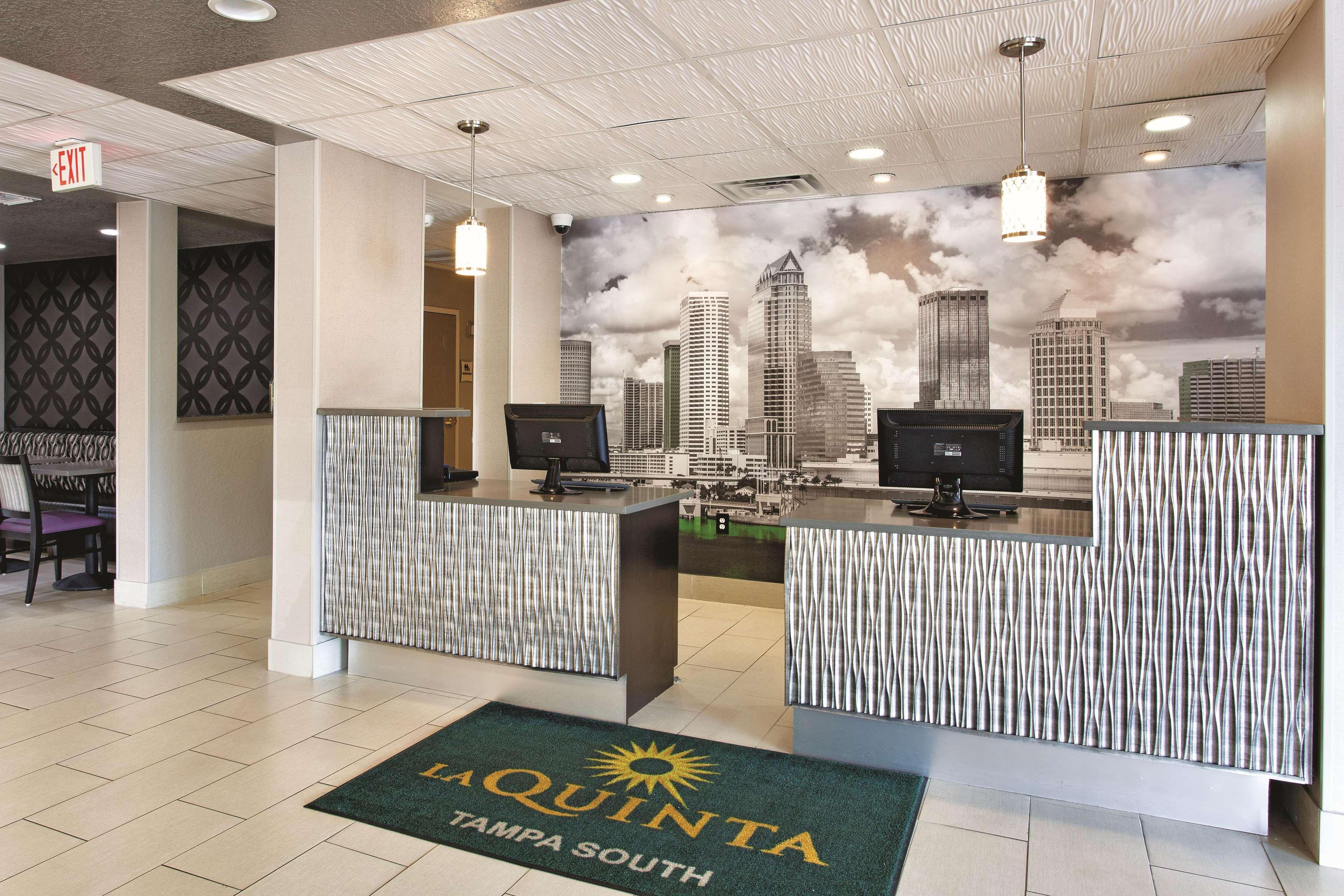 La Quinta By Wyndham Tampa Bay Area-Tampa South Hotel Exterior photo