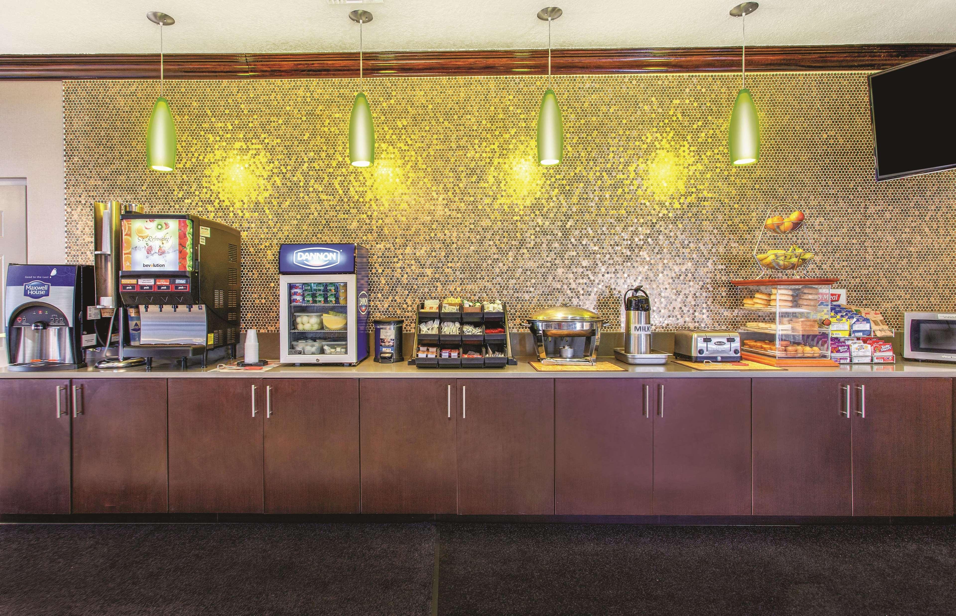 La Quinta By Wyndham Tampa Bay Area-Tampa South Hotel Exterior photo