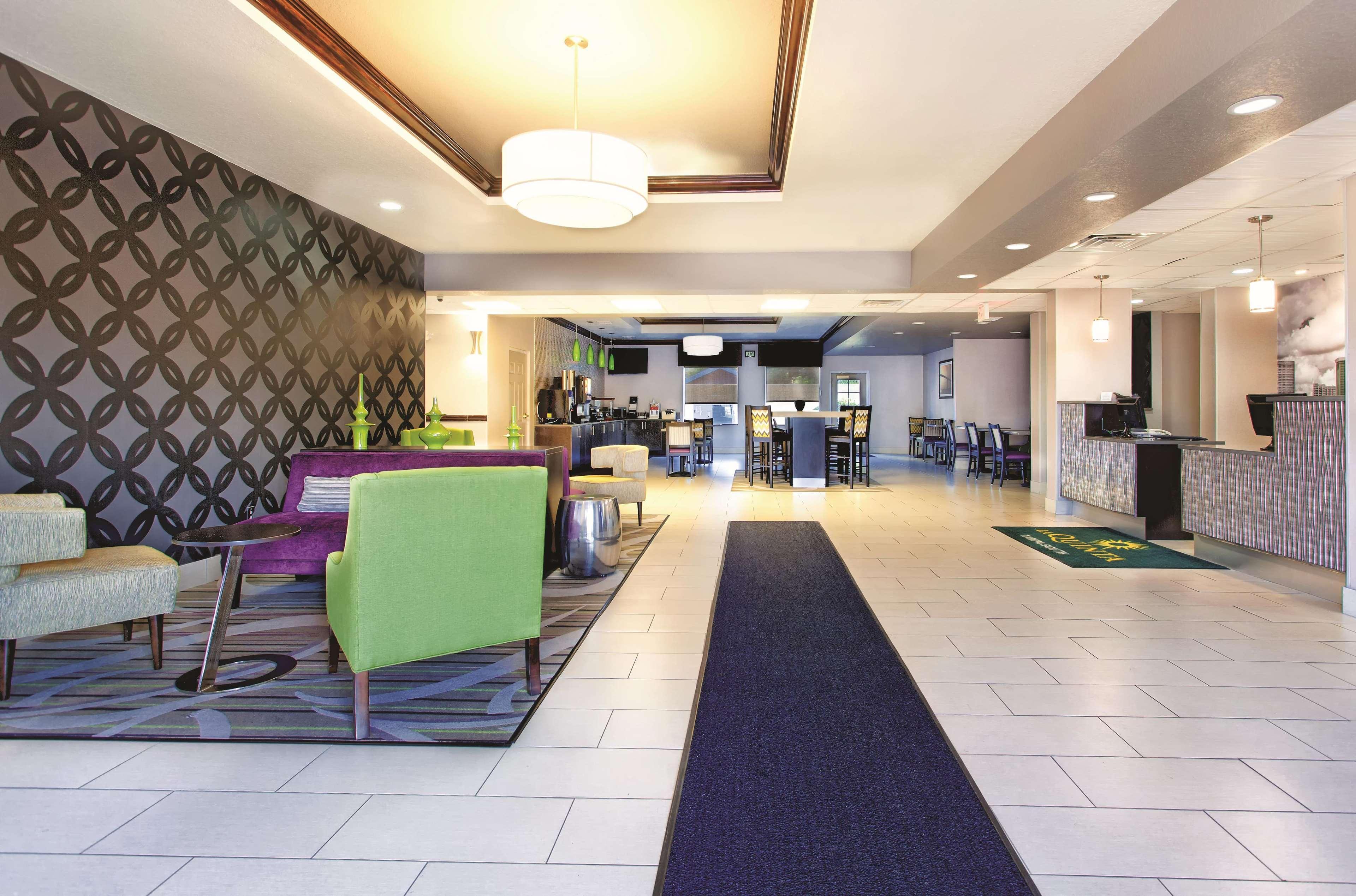 La Quinta By Wyndham Tampa Bay Area-Tampa South Hotel Exterior photo