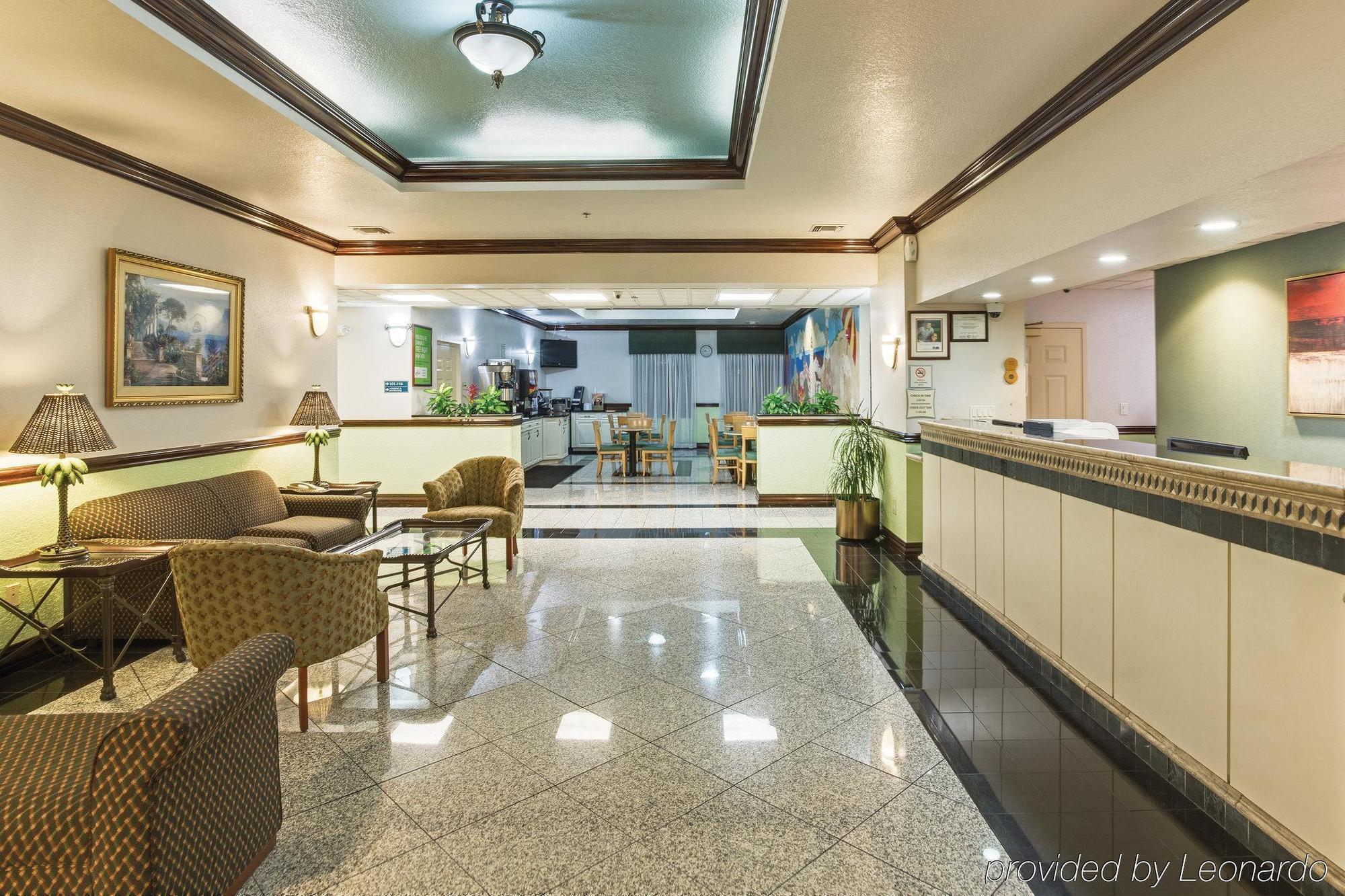 La Quinta By Wyndham Tampa Bay Area-Tampa South Hotel Exterior photo