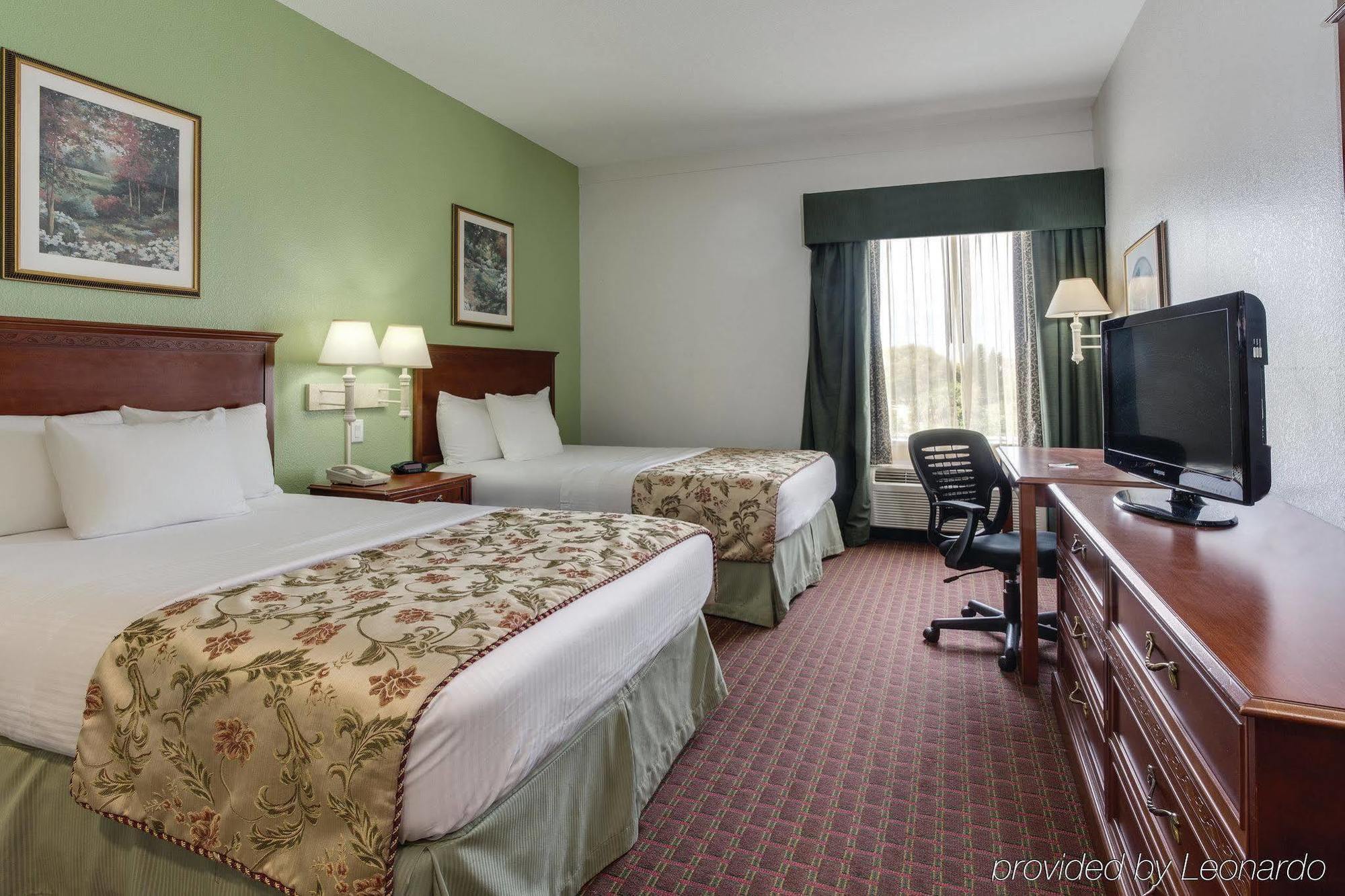 La Quinta By Wyndham Tampa Bay Area-Tampa South Hotel Exterior photo